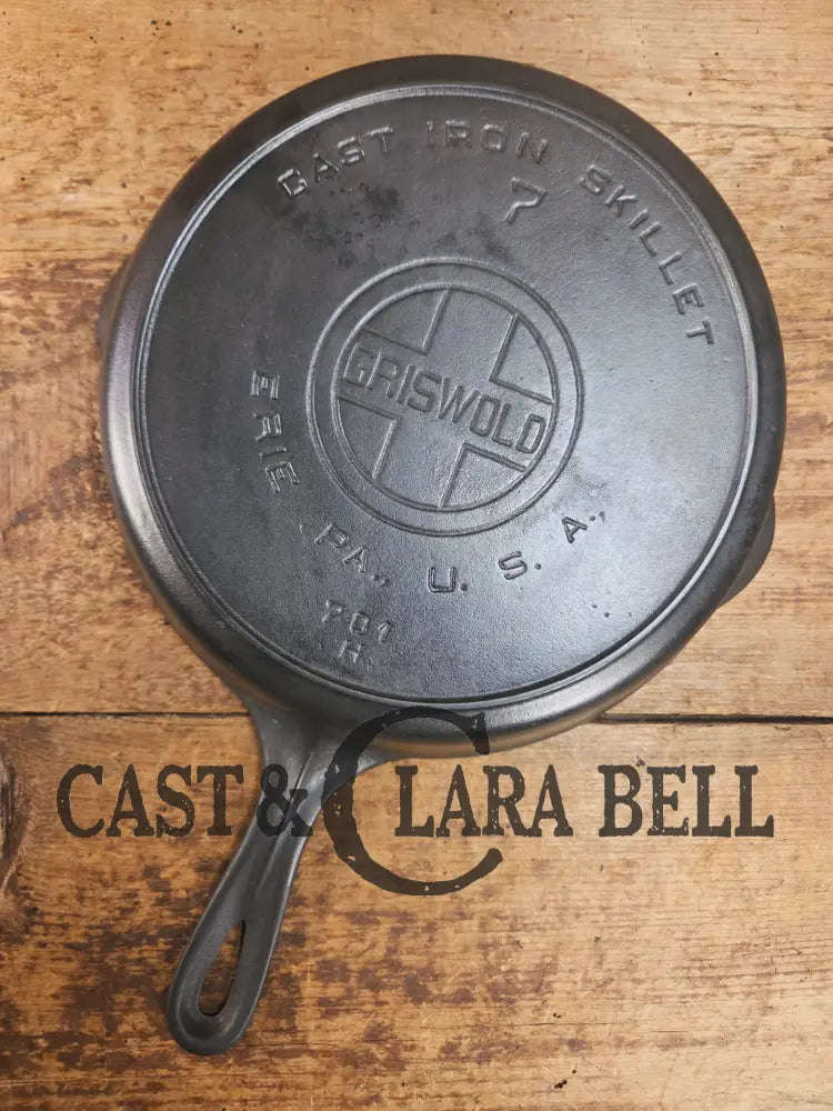 BEAUTIFUL! 1910-20’s Griswold #7 Skillet with Heat Ring and Large Block Logo 701 Skillet