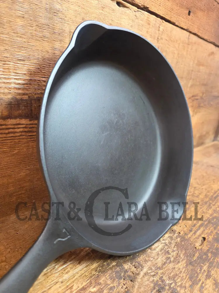 BEAUTIFUL! 1910-20’s Griswold #7 Skillet with Heat Ring and Large Block Logo 701 - Skillet