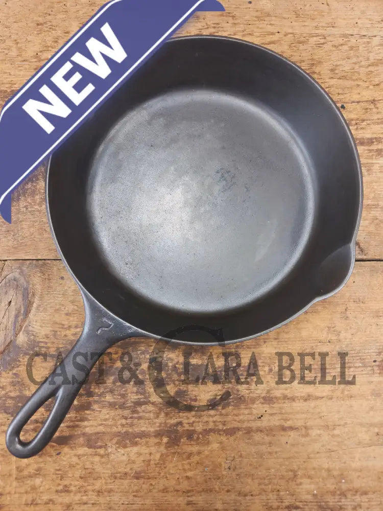 BEAUTIFUL! 1910-20’s Griswold #7 Skillet with Heat Ring and Large Block Logo 701 B - Skillet