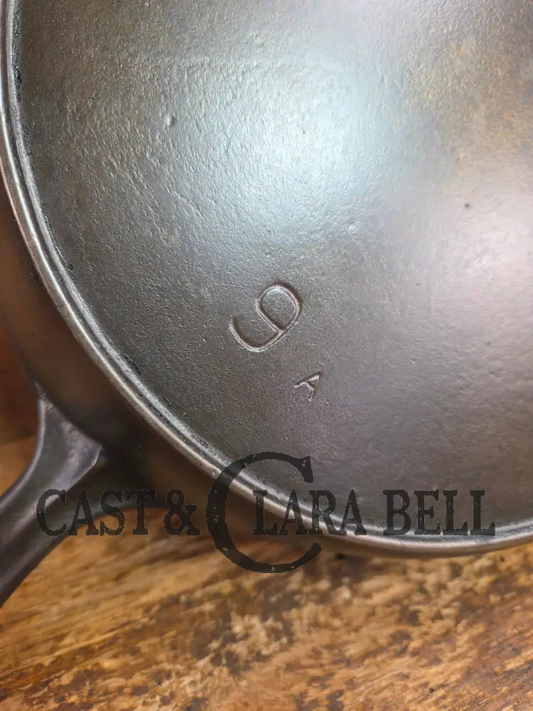Beautiful 1910’s Early Favorite Piqua Ware #9 Cast Iron Skillet Smiley Logo Skillet