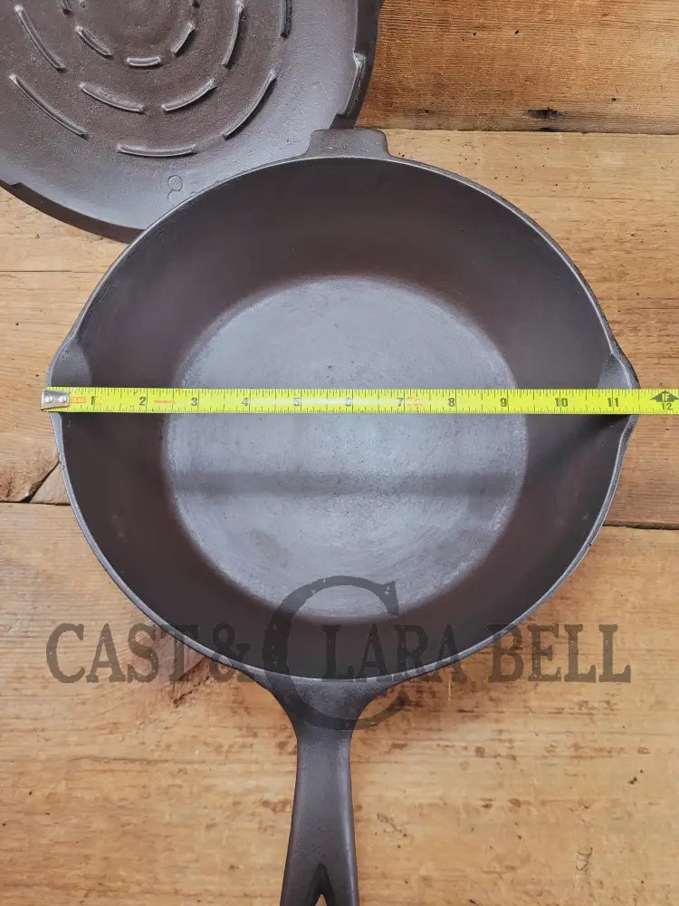 Beautiful! 1920’S Chicago Hardware Foundry #8 Diamond ’B’ Chicken Fryer. Matching 8 1/2 C Lid