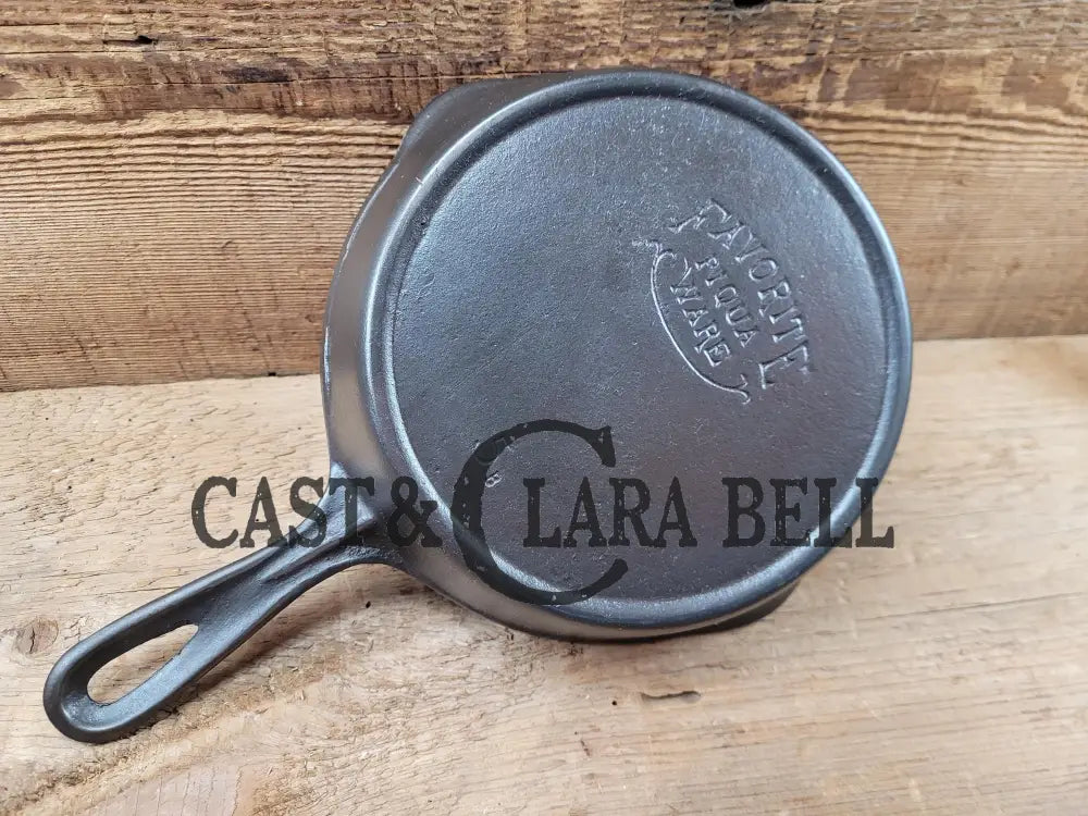 Beautiful! 1920’S Favorite Made Puritan No. 5B Cast Iron Skillet W Heat Ring! Unique Handle