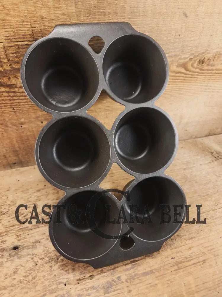 Beautiful 1920’s Griswold 6 Cup Muffin/Popover Pan 6141 Variation 4 Rarity 3. Restored Seasoned and Ready to Use!