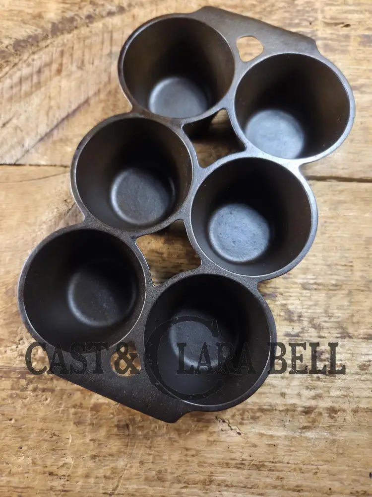 Beautiful 1920’s Griswold 6 Cup Muffin/Popover Pan 6141 Variation 5 Rarity 3. Amazing gift Bakeware