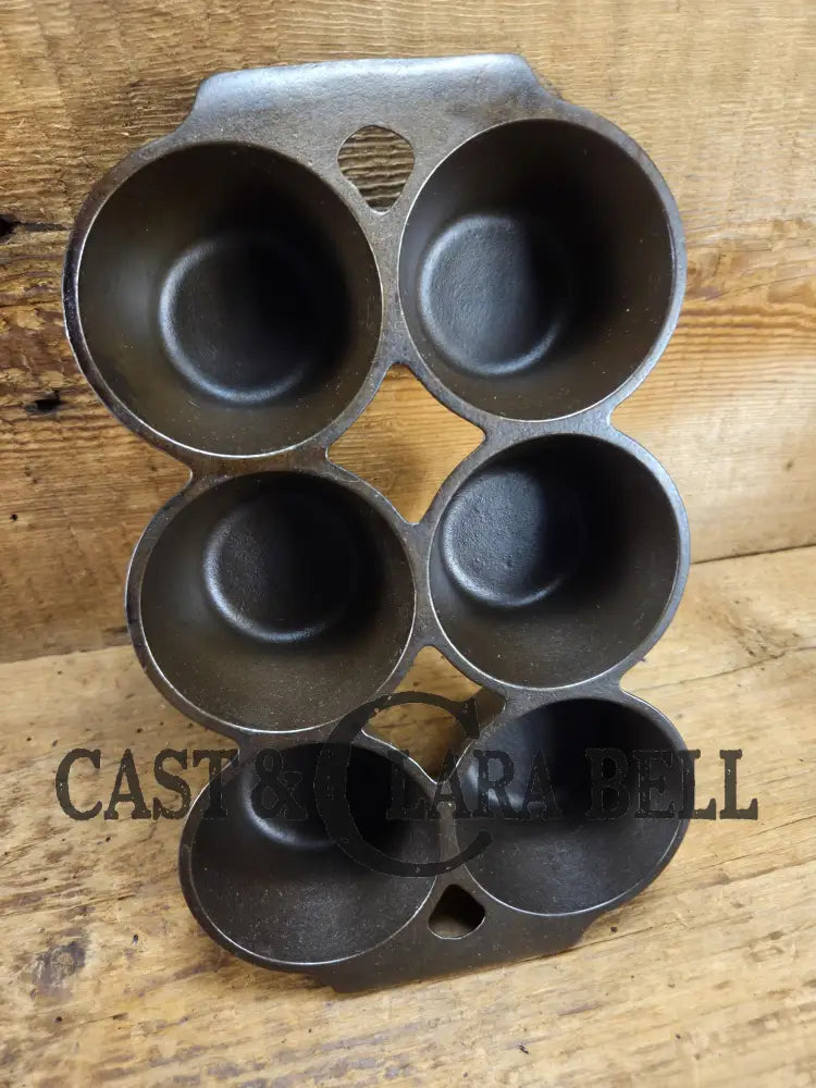 Beautiful 1920’s Griswold 6 Cup Muffin/Popover Pan 6141 Variation 5 Rarity 3. Amazing gift Bakeware