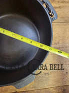 Beautiful 1920’s Griswold No. 9 Tite-Top Dutch Oven with Block Logo p/n 834 B Block Logo lid 2552 A. PERFECT for stews