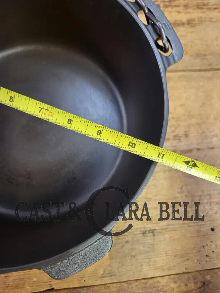 Beautiful 1920’s Griswold No. 9 Tite-Top Dutch Oven with Block Logo p/n 834 B Block Logo lid 2552 A. PERFECT for stews