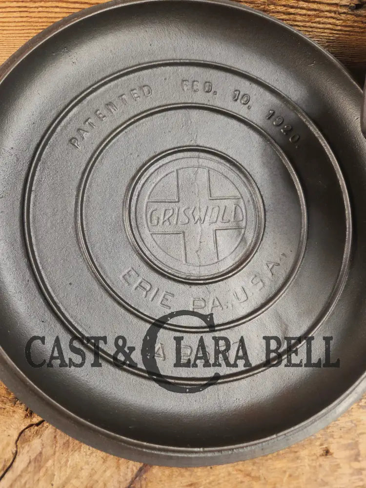 Beautiful 1920’s Griswold No. 9 Tite-Top Dutch Oven with Block Logo p/n 834 C Block Logo lid 2552. PERFECT for stews