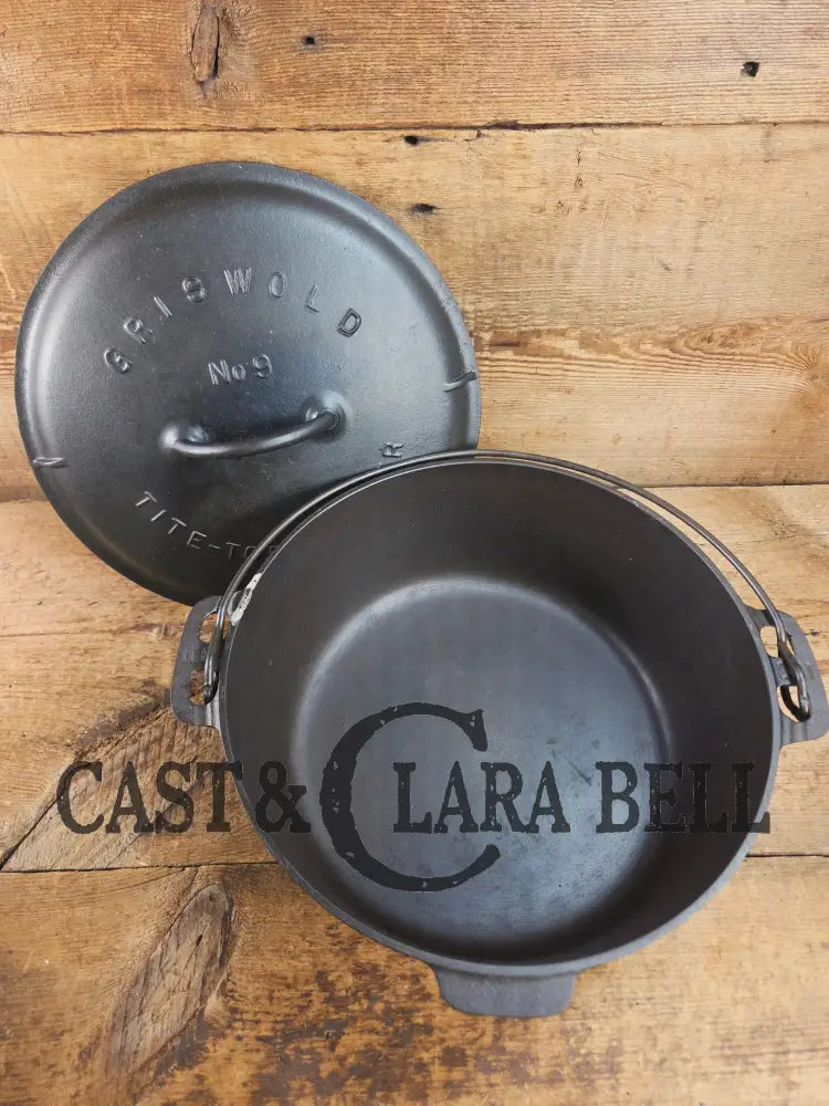 Beautiful 1920’s Griswold No. 9 Tite-Top Dutch Oven with Block Logo p/n 834 C Block Logo lid 2552. PERFECT for stews