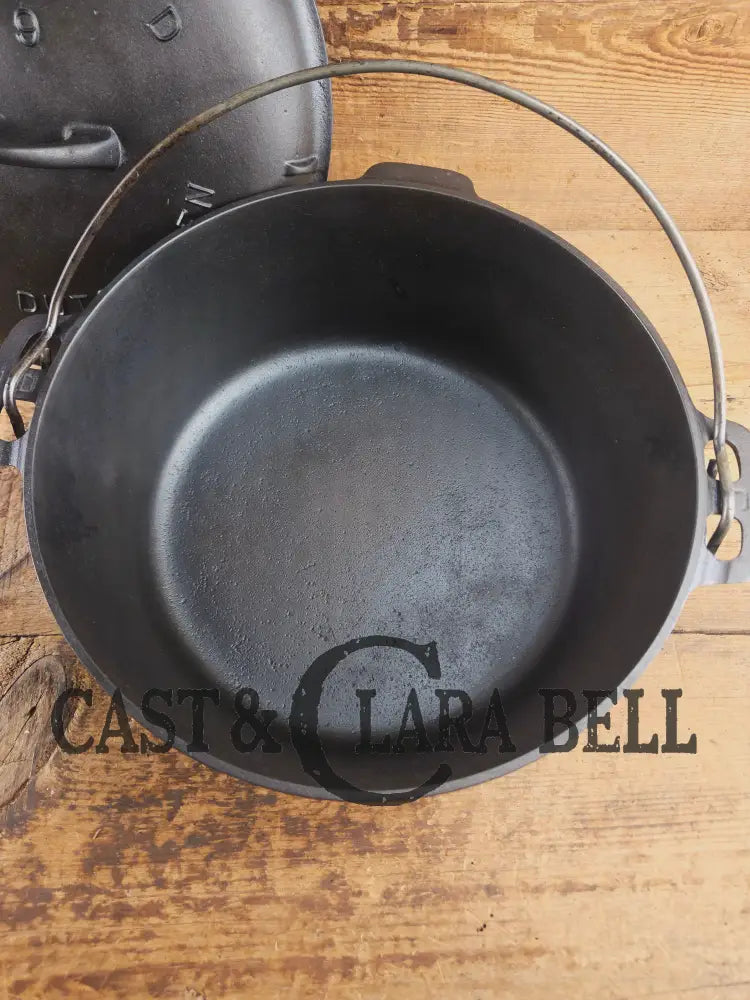 Beautiful 1920’s Griswold No. 9 Tite-Top Dutch Oven with Block Logo p/n 834 Block Logo lid 2552. PERFECT for stews
