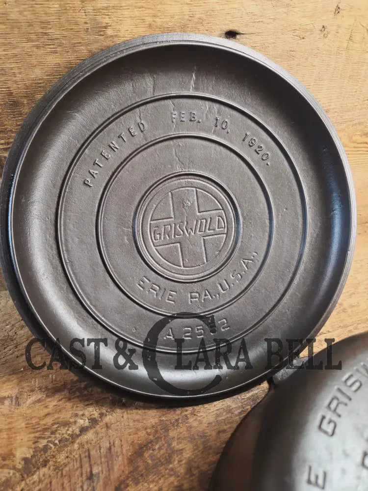 Beautiful 1920’s Griswold No. 9 Tite-Top Dutch Oven with Block Logo p/n 834 Slant Logo lid 2552. PERFECT for stews