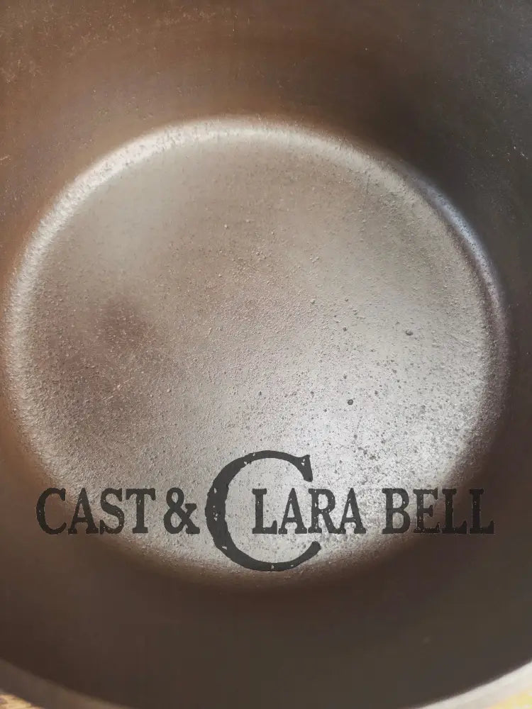 Beautiful 1920’s Griswold No. 9 Tite-Top Dutch Oven with Slant Logo p/n 834 H Block Logo lid 2552. PERFECT for stews