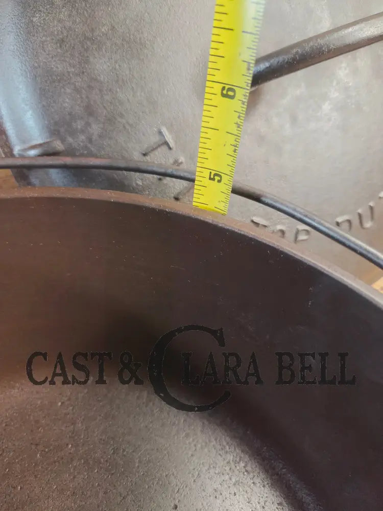 Beautiful 1920’s Griswold No. 9 Tite-Top Dutch Oven with Slant Logo p/n 834 H Block Logo lid 2552. PERFECT for stews