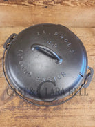 Beautiful 1920’s Griswold No. 9 Tite-Top Dutch Oven with Slant Logo p/n 834 Slant Logo lid 2552. PERFECT for stews