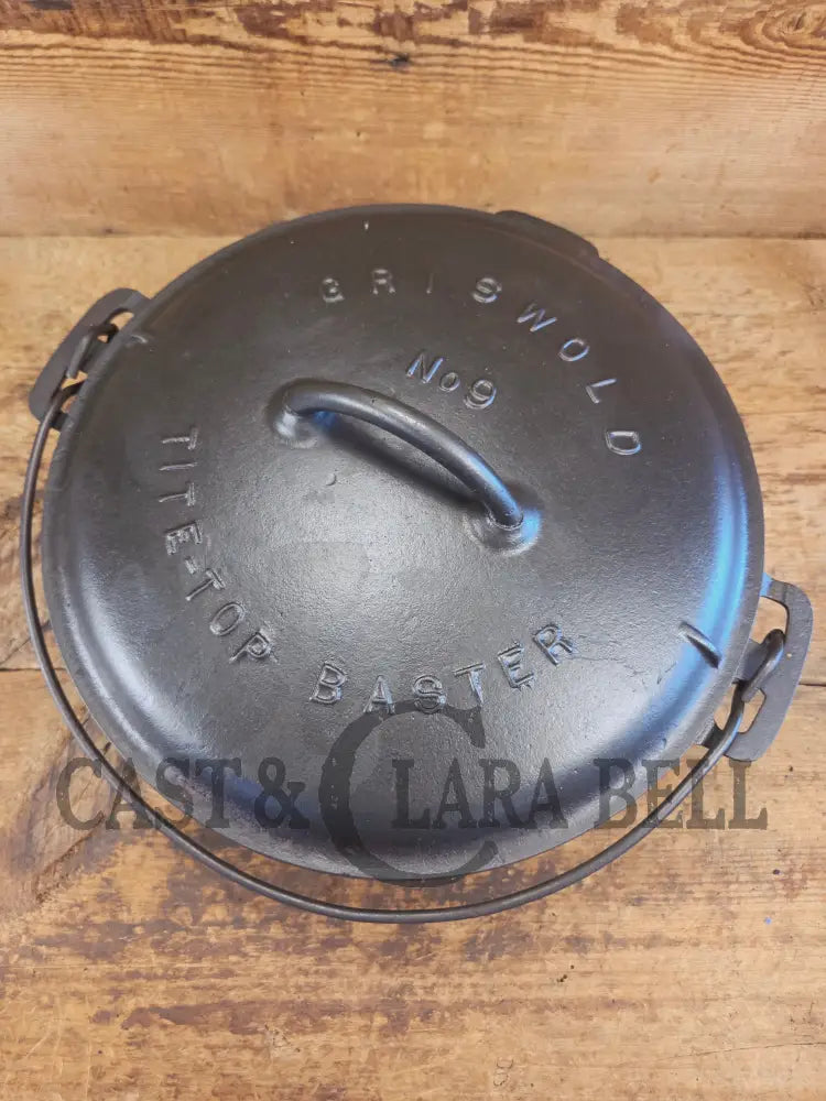 Beautiful 1920’s Griswold No. 9 Tite-Top Dutch Oven with Slant Logo p/n 834 Slant Logo lid 2552. PERFECT for stews