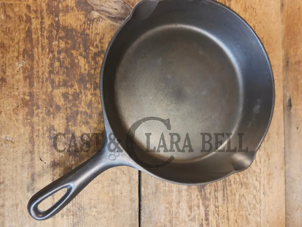 Beautiful 1920’s Vollrath #8 Cast Iron Skillet with Heat Ring - Skillet