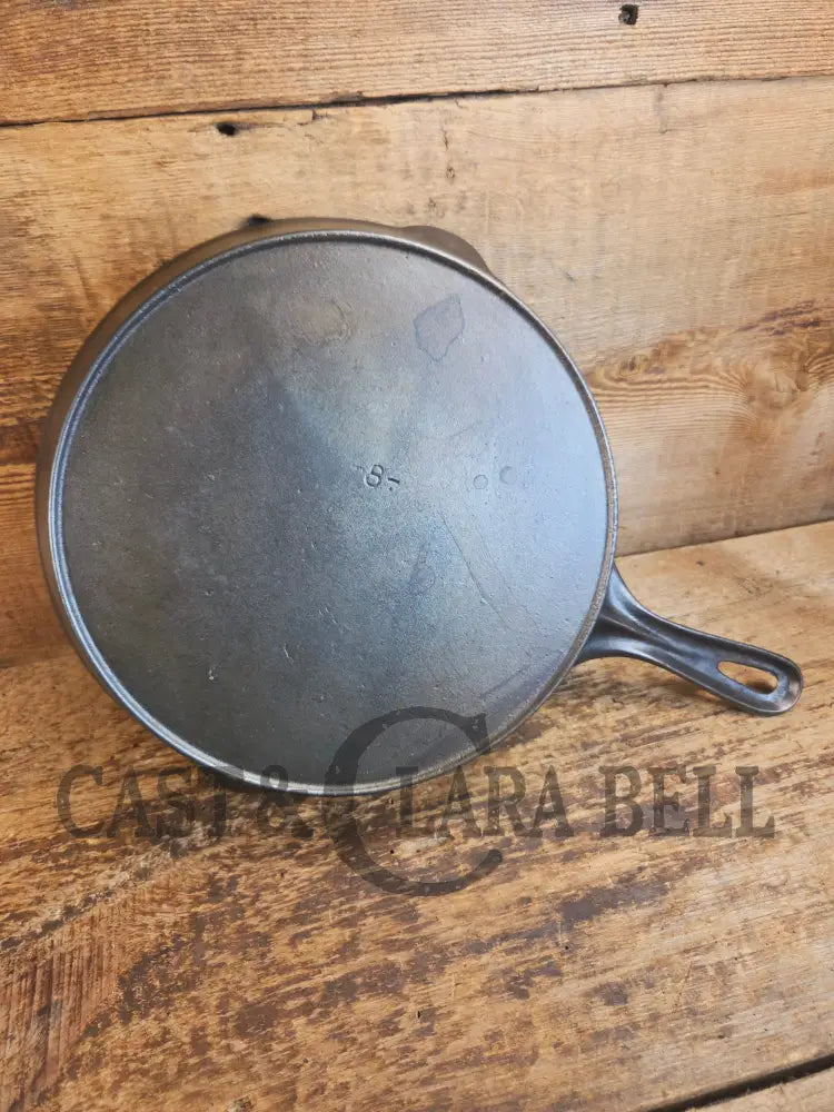Beautiful 1920’s Vollrath #8 Cast Iron Skillet with Heat Ring - Skillet