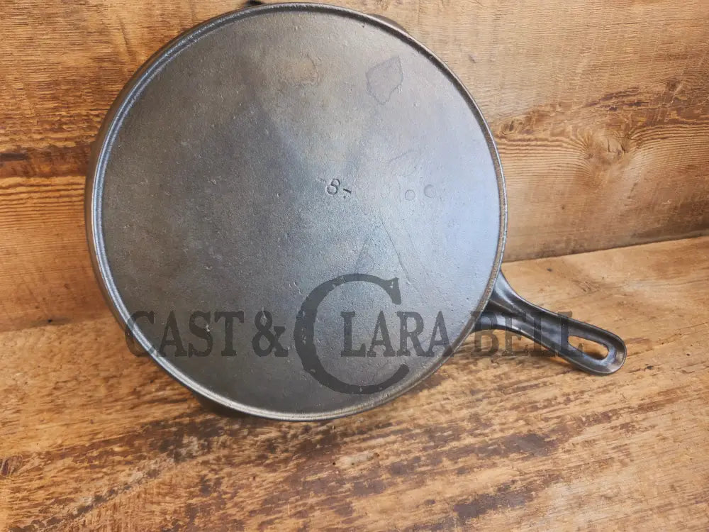 Beautiful 1920’s Vollrath #8 Cast Iron Skillet with Heat Ring - Skillet