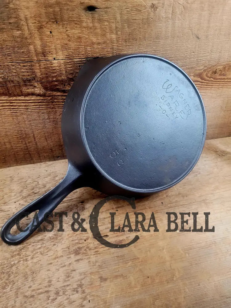 Beautiful! 1920’S Wagner Ware #5 C Cast Iron Skillet Stylized Logo Heat Ring.