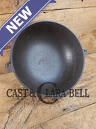 Beautiful 1930’s #4 Griswold (#782) Scotch Bowl (aka candy kettle). Hard to find really cook bowl for bread proofing