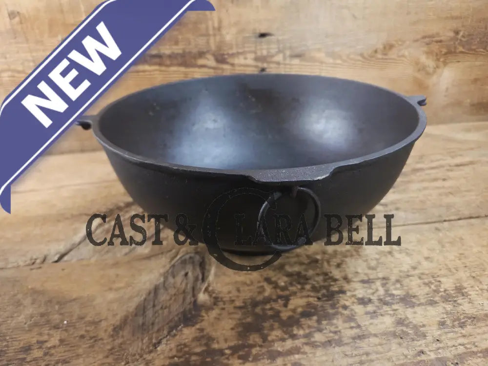 Beautiful 1930’s #4 Griswold (#782) Scotch Bowl (aka candy kettle). Hard to find really cook bowl for bread proofing