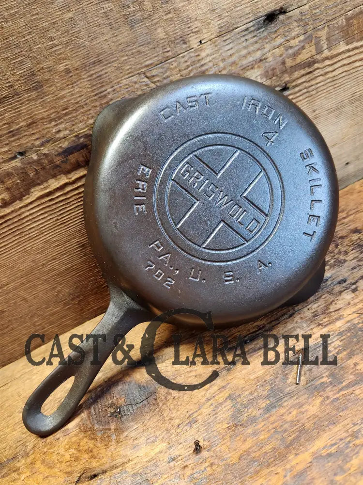 Beautiful. 1930’S Griswold #4 Cast Iron Skillet With Large Block Logo 702