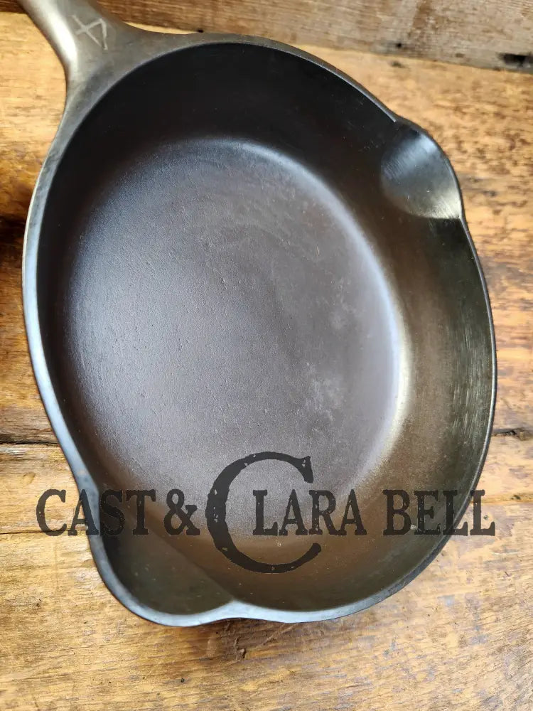 Beautiful. 1930’S Griswold #4 Cast Iron Skillet With Large Block Logo 702