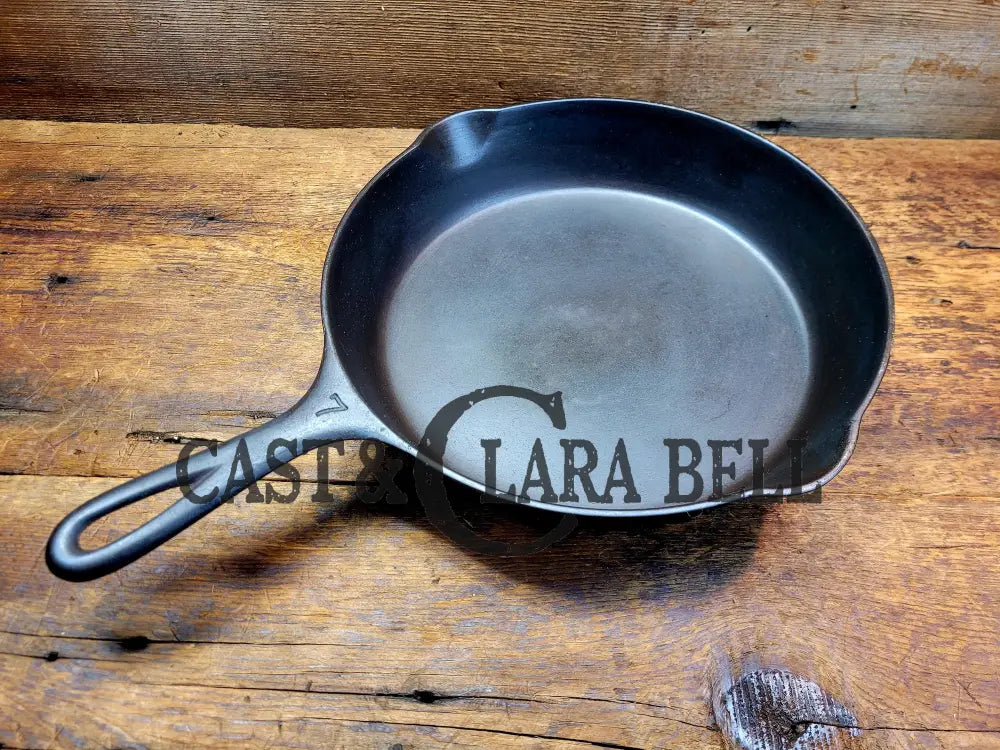 Beautiful! 1930’S Griswold #7 Cast Iron Skillet W Large Block Logo Smooth Bottom 701 J