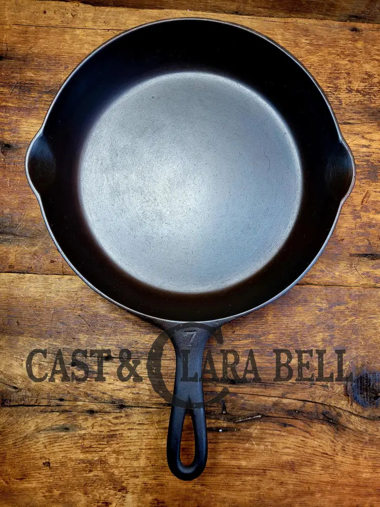 Beautiful! 1930’S Griswold #7 Cast Iron Skillet W Large Block Logo Smooth Bottom 701 J