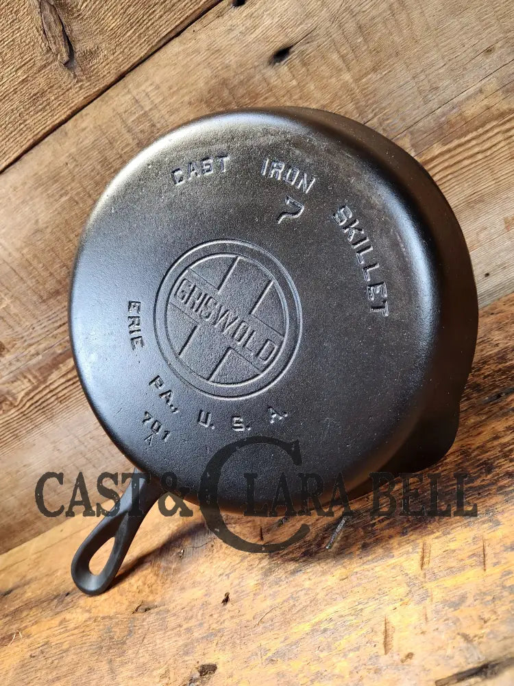 Beautiful 1930’S Griswold #7 Skillet W Large Block Logo Smooth Bottom 701. Sits Flat Perfect For