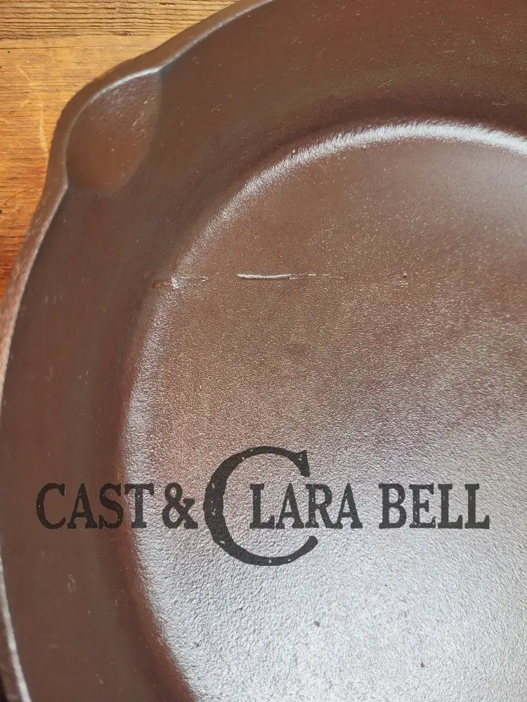 Beautiful!! 1930S Lodge #7 Cast Iron Skillet With 3 Notch Heat Ring. Raised Blob Makers Mark