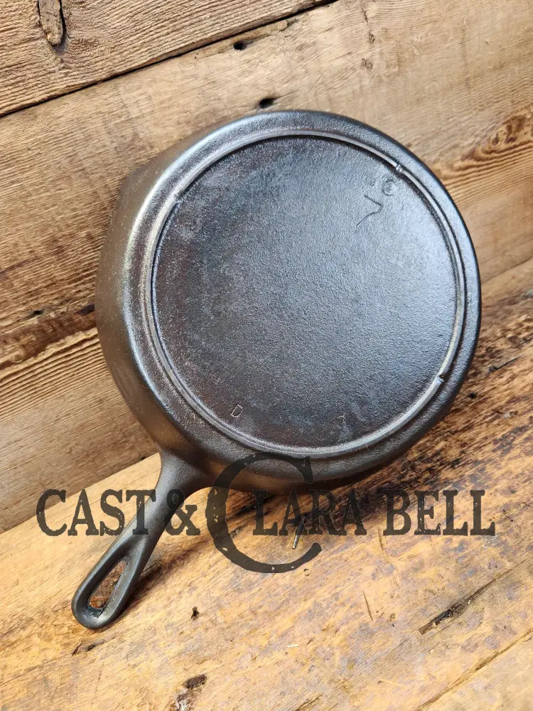 Beautiful!! 1930’S Lodge #7 Cast Iron Skillet With 3 Notch Heat Ring. Raised Blob Makers Mark