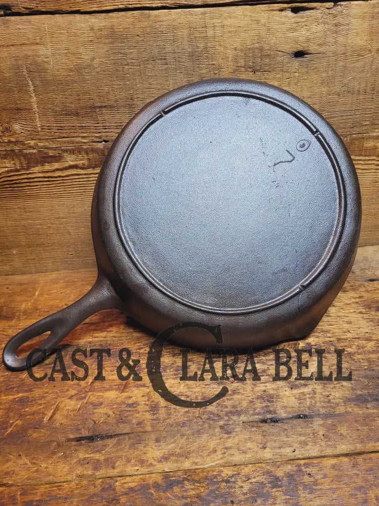 Beautiful!! 1930S Lodge #7 Cast Iron Skillet With 3 Notch Heat Ring. Raised Blob Makers Mark