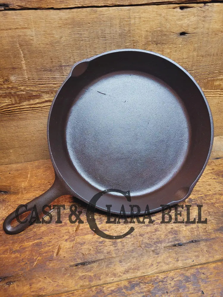 Beautiful!! 1930S Lodge #7 Cast Iron Skillet With 3 Notch Heat Ring. Raised Blob Makers Mark