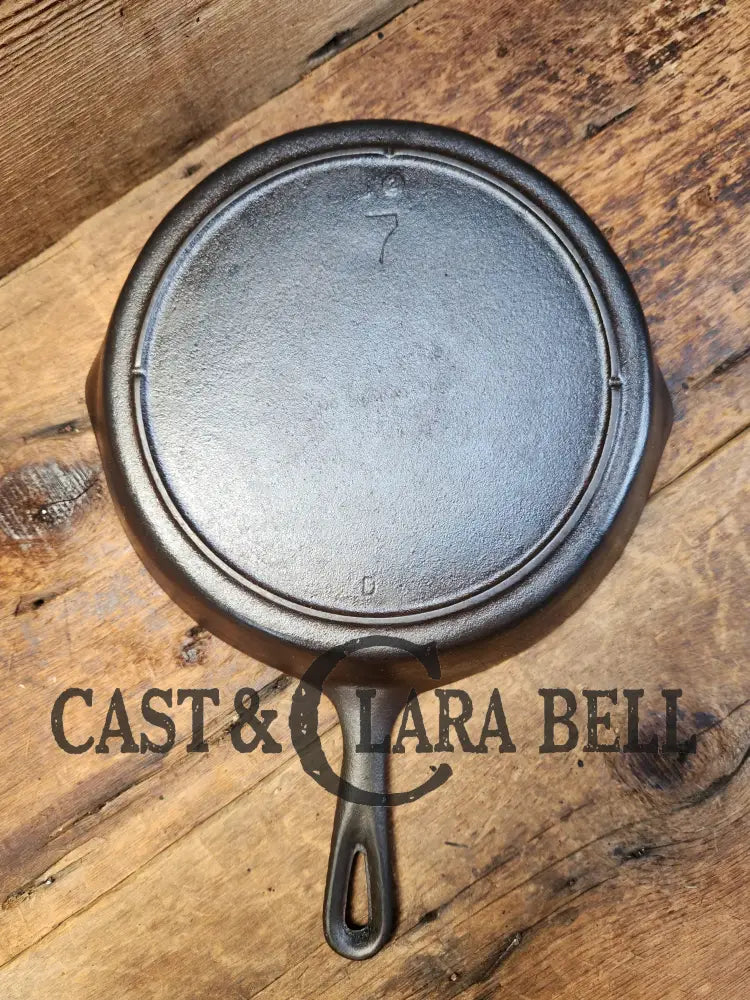 Beautiful!! 1930’S Lodge #7 Cast Iron Skillet With 3 Notch Heat Ring. Raised Blob Makers Mark