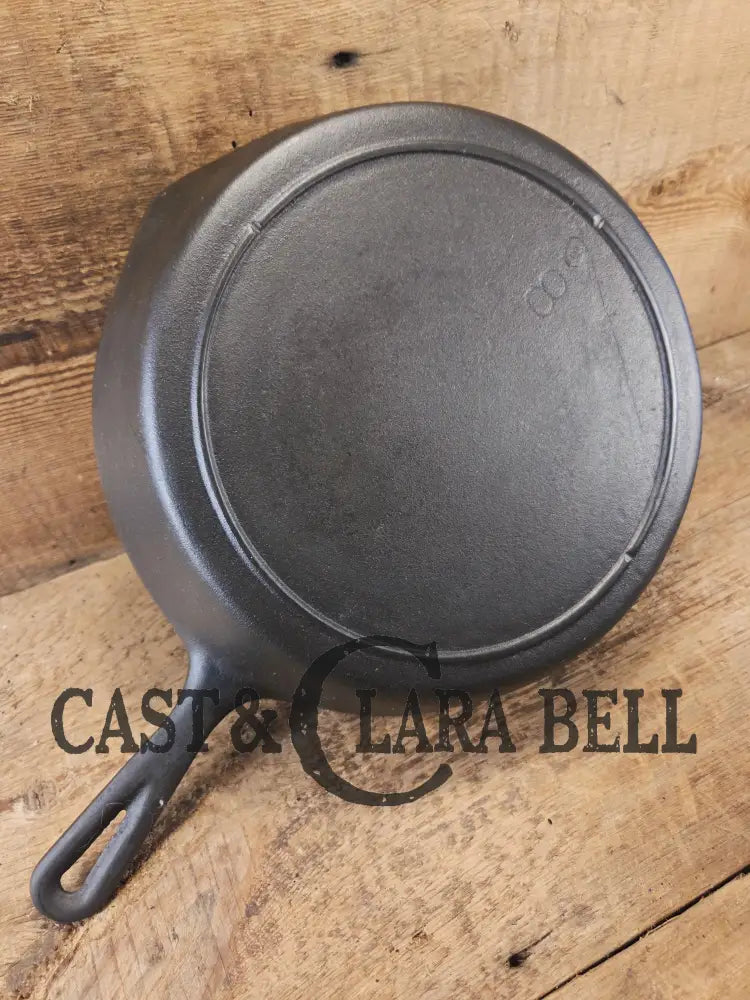 Beautiful!! 1930’s Lodge #8 Cast Iron Skillet with 3 Notch Heat Ring. Raised Blob makers mark Skillet