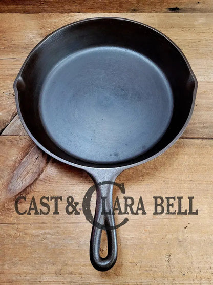 Beautiful!! 1930’S Lodge #8 Cast Iron Skillet With 3 Notch Heat Ring. Raised Blob Makers Mark Sc24