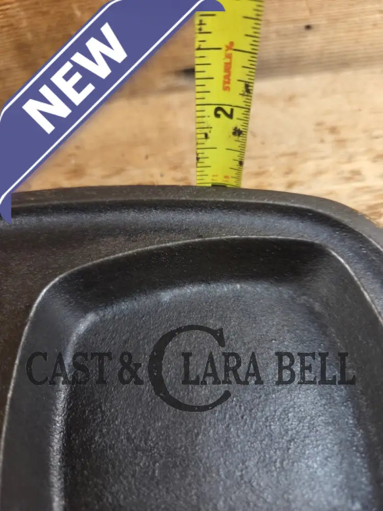 Beautiful 1940’s later series Wagner Square ’Benedict’ skillet. Perfect for cooking multiple sandwiches at once. A