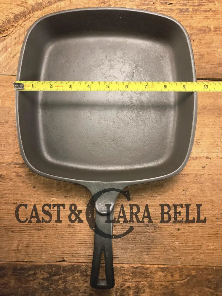 Beautiful 1940’s later series Wagner Square Skillet B Fully Restored and Ready to Go. Perfect for breakfasts frying and