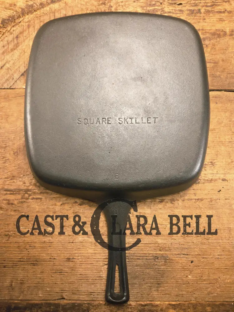 Beautiful 1940’s later series Wagner Square Skillet B Fully Restored and Ready to Go. Perfect for breakfasts frying and
