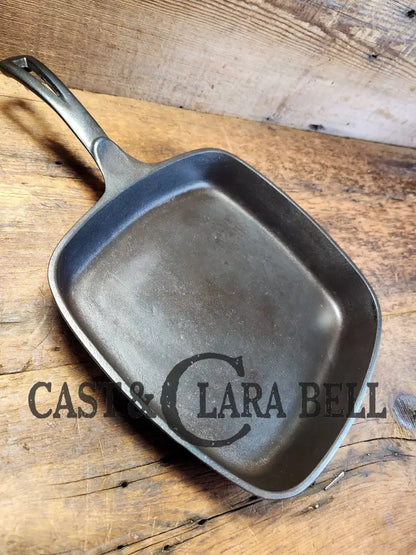 Beautiful 1940’S Later Series Wagner Square Skillet Fully Restored And Ready To Go. Perfect For