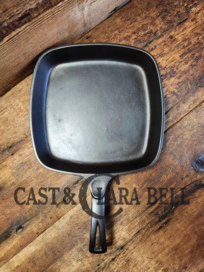 Beautiful 1940’S Later Series Wagner Square Skillet Fully Restored And Ready To Go. Perfect For