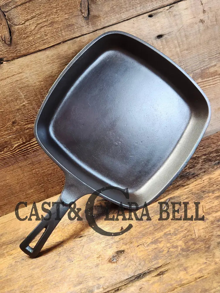 Beautiful 1940’S Later Series Wagner Square Skillet Fully Restored And Ready To Go. Perfect For