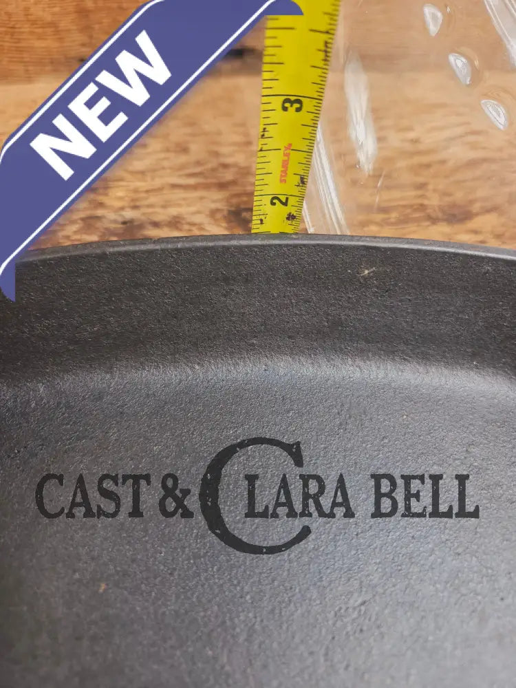 Beautiful 1940’s later series Wagner Square Skillet with Wagner Glass square lid. Perfect for breakfasts frying and