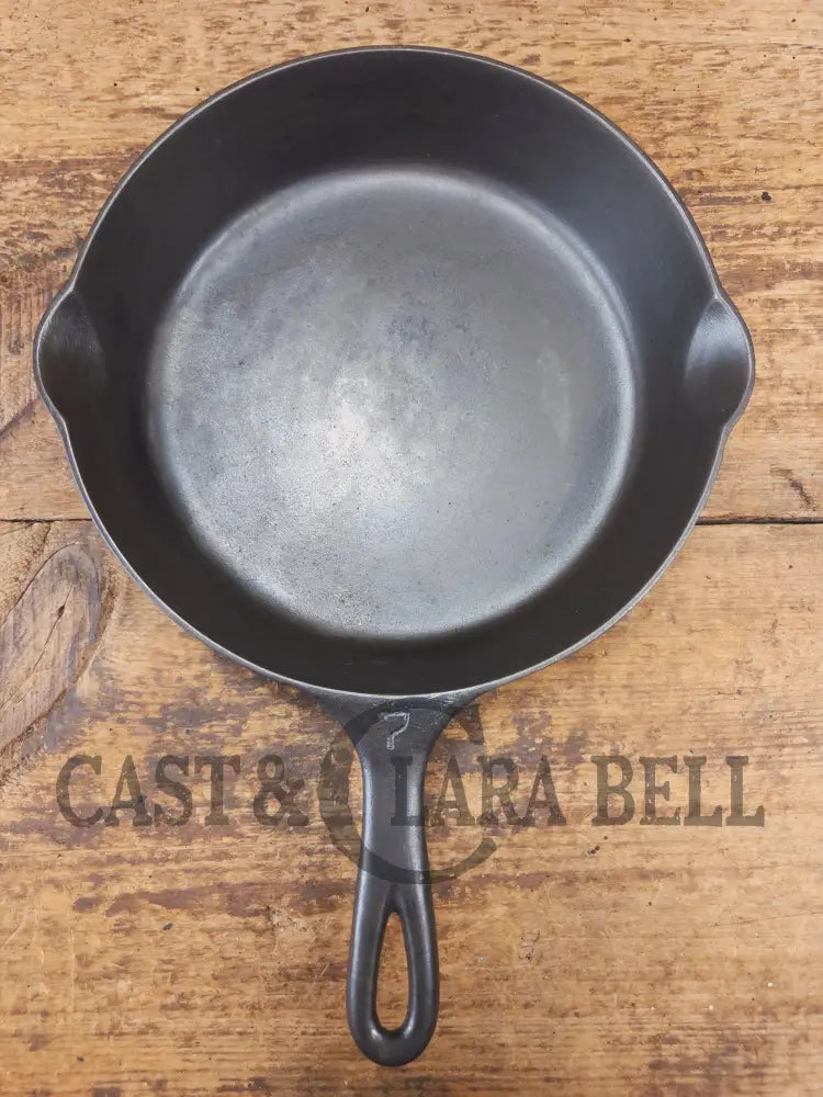 BEAUTIFUL! 1910-20’s Griswold #7 Skillet with Heat Ring and Large Block Logo 701 B - Skillet