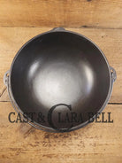 Beautiful #3 1910’s era Wagner Sidney #3 Scotch Bowl (aka candy kettle). Hard to find GORGEOUS collector’s piece. Dutch