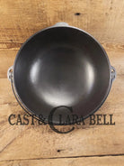 Beautiful #3 1910’s era Wagner Sidney #3 Scotch Bowl (aka candy kettle). Hard to find GORGEOUS collector’s piece. Dutch