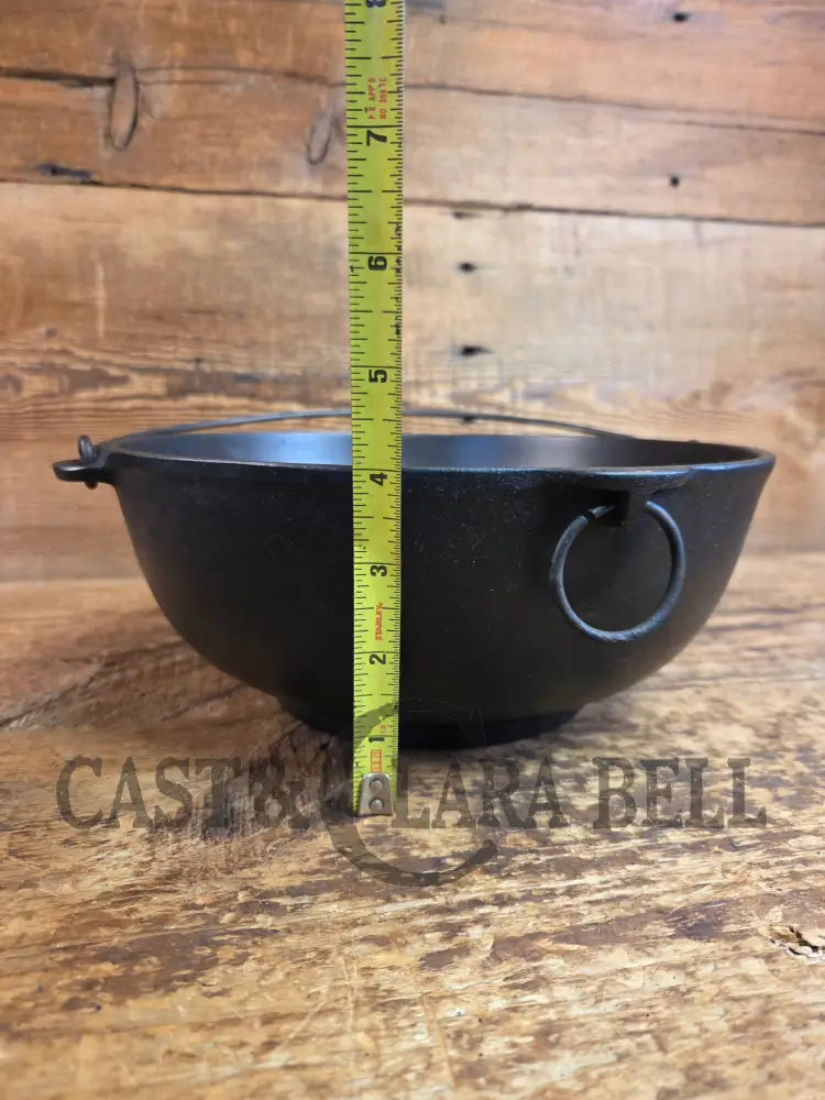 Beautiful #3 1920’s era Wagner Sidney #3 Scotch Bowl (aka candy kettle). Hard to find GORGEOUS collector’s piece