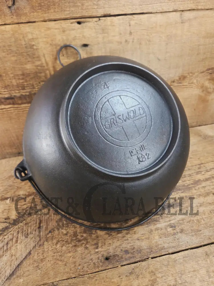 Beautiful 1930’s #4 Griswold (#782) Scotch Bowl (aka candy kettle). Hard to find really cook bowl for bread proofing