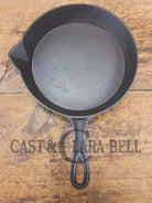 Beautiful Antique gate-marked unknown #9 skillet. Est 1880’s. Left single spout heat ring bottom w/ semi fancy handle